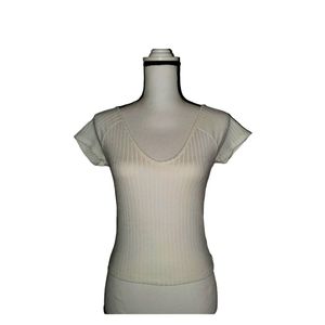 **5/25** Women's White Crop Top